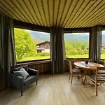 Hochfeld 3*