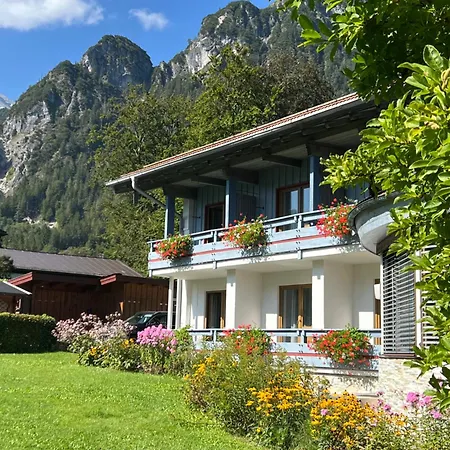 Hochfeld 3*